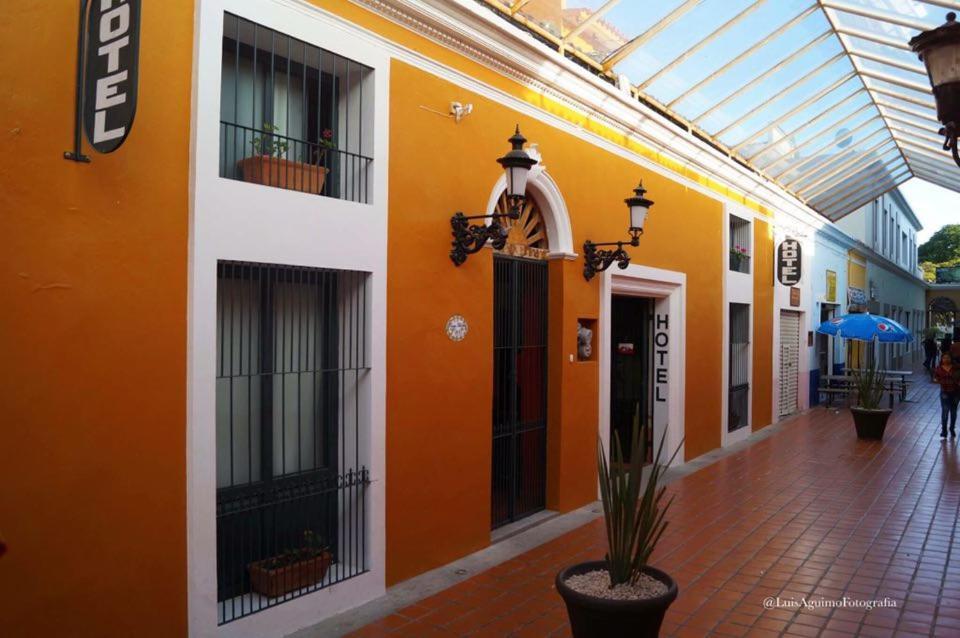 كوميتان د دومينغوز Hotel Del Pasaje Morales المظهر الخارجي الصورة